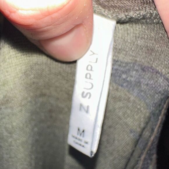 Z Supply green v-neck camo M slub cozy basic long sleeve tee - Picture 3 of 3